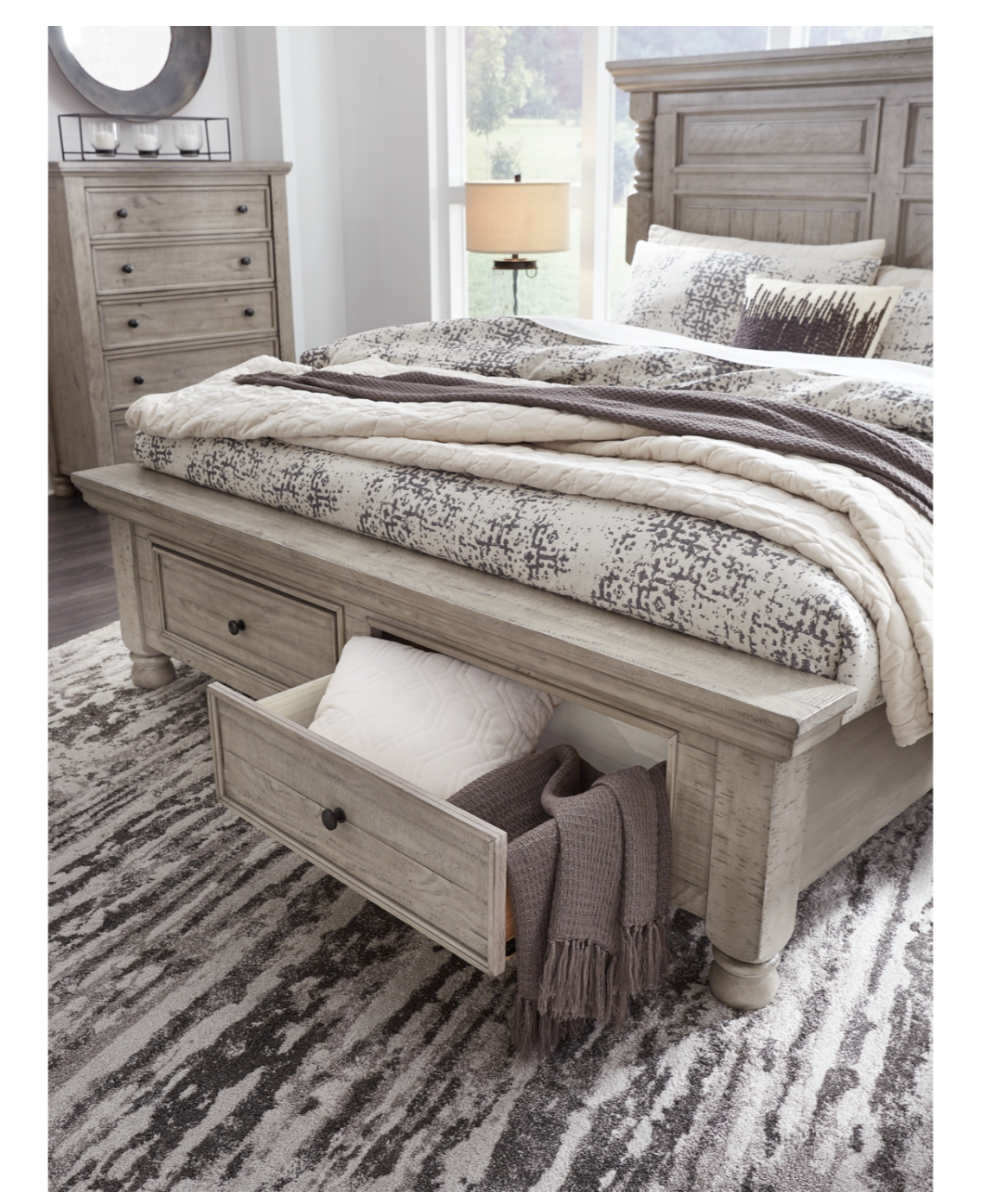 Harrastone Queen Panel Bed
