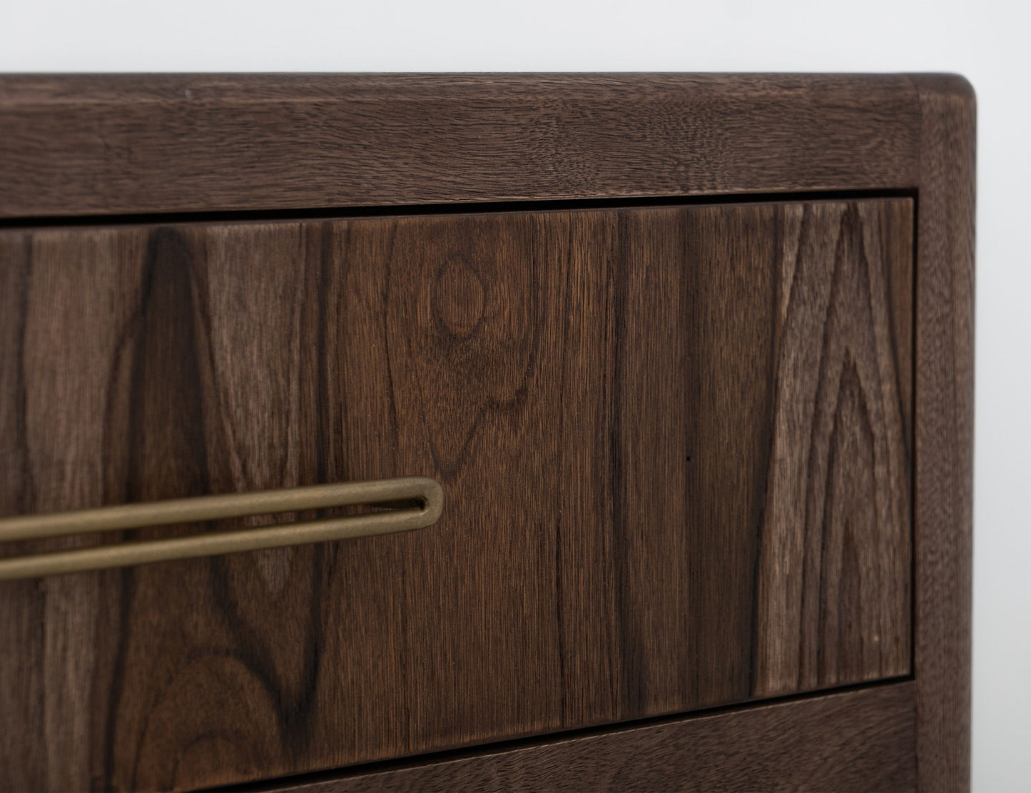 Praga - 4-Drawer Chest - Almond / Barrel Brown