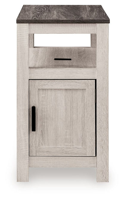 Fendenmore - Chair Side End Table