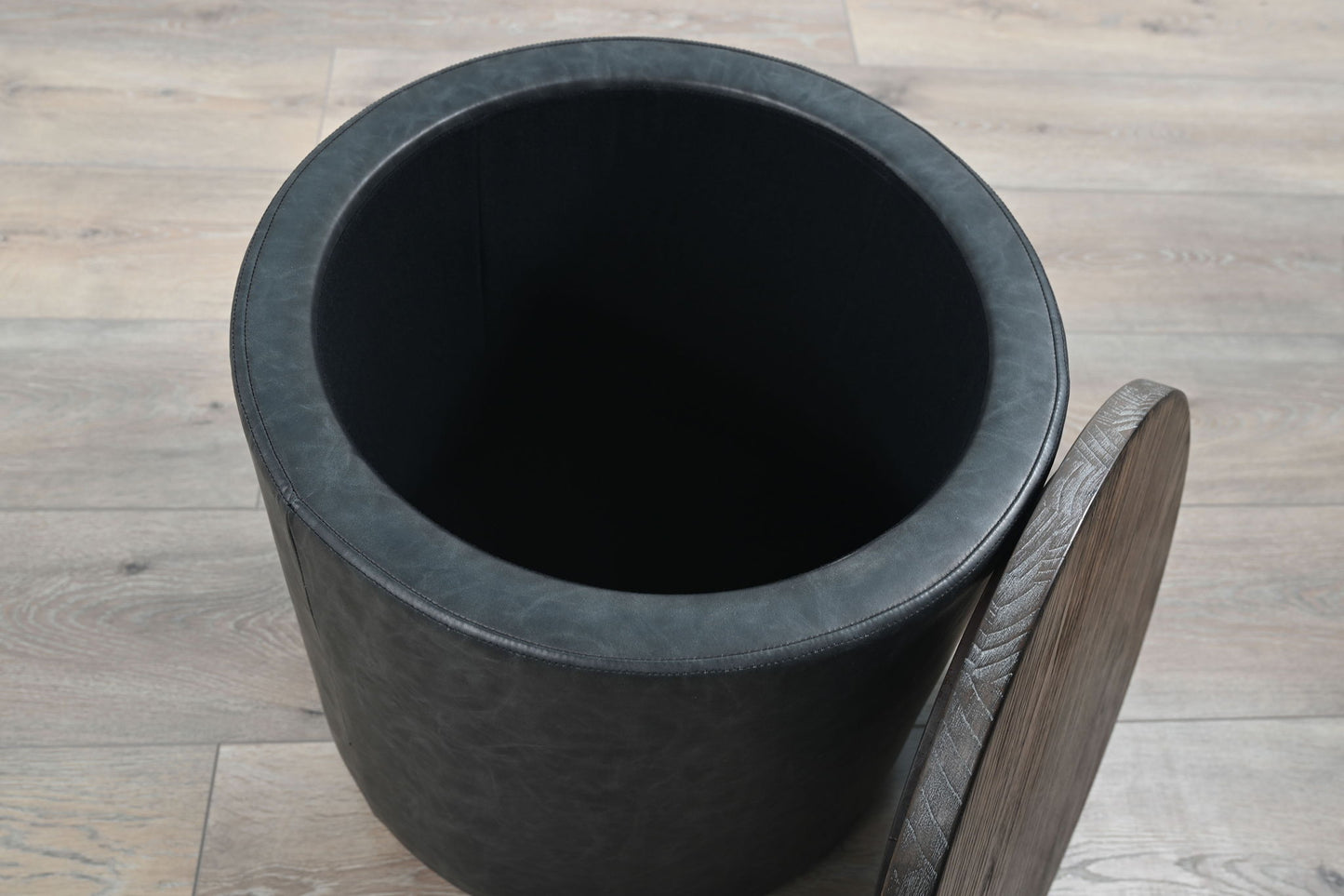 Malibu - Round Storage Ottoman With Wood Lid - Weathered Rum