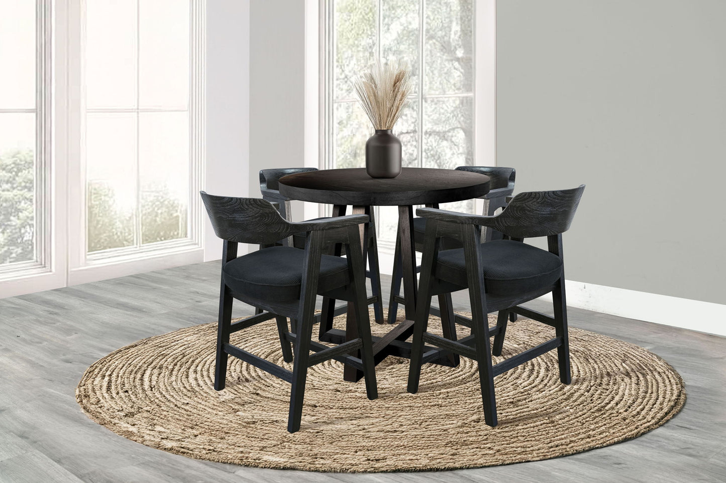 Mia - Round Table