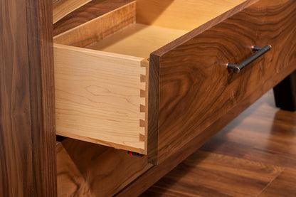 Richardson 5 Drawer Dresser Chest