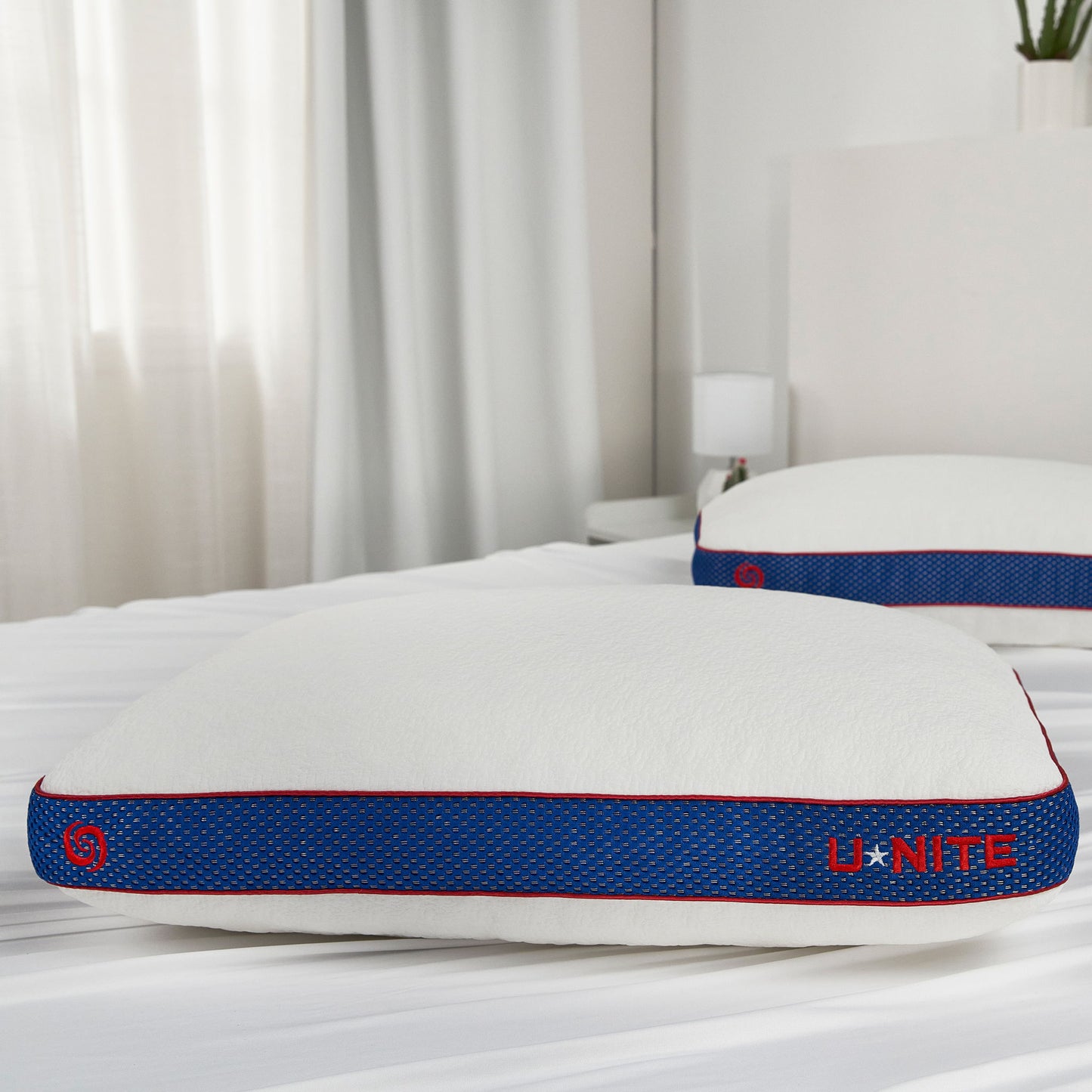 U-NITE - Pillow - White