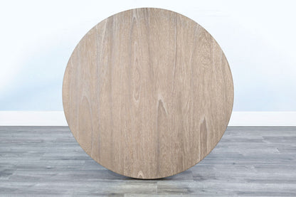 Mia - Round Table
